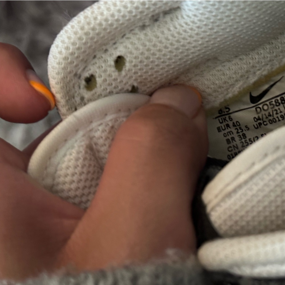 Nike Dunks - Picture 4 of 8